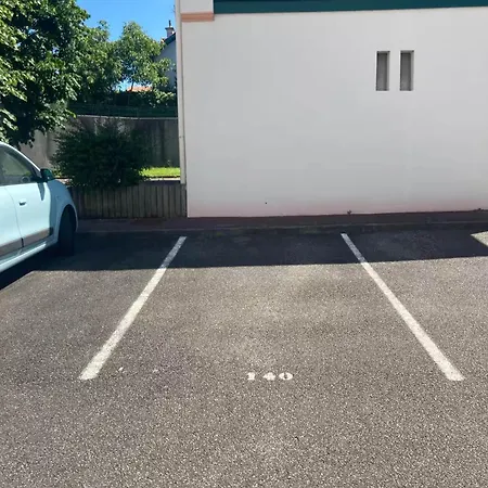 Douillette Avec Parking Prive, Salle De Bains Privee Et Netflix Πανσιόν 3*