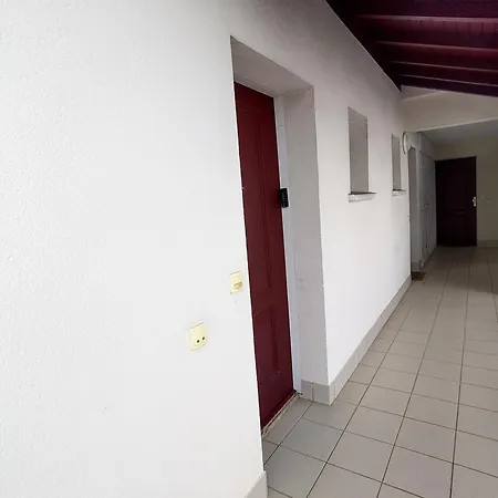Douillette Avec Parking Prive, Salle De Bains Privee Et Netflix Πανσιόν 3*